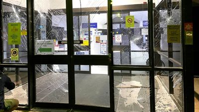 Man tasered in 'terrifying' incident at Wallaroo Hospital, after windows smashed