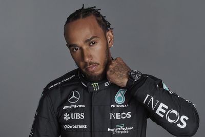 Mercedes and Hamilton had "first chat" over new F1 contract