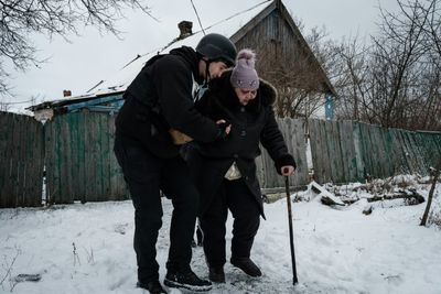 Residents leave Ukraine's Chasiv Yar to escape Bakhmut fighting