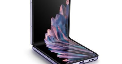 OPPO launches its first foldable flip phone in Ireland