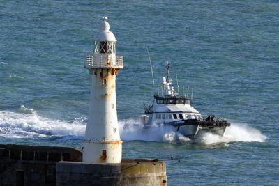 Number of migrants crossing Channel this year passes 2,500
