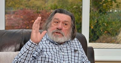 Royle Family's Ricky Tomlinson pelted with knickers on stage by raunchy fans