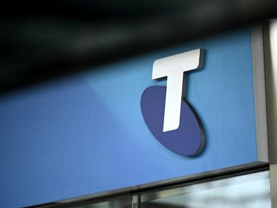 Telstra lifts half-year profit, dividend