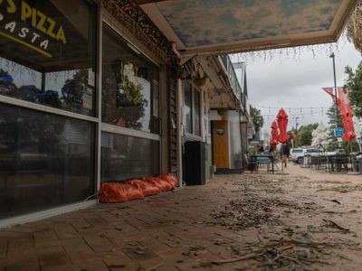 Australia answers NZ call for cyclone clean-up help