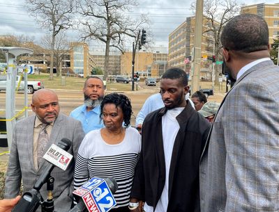 Feds open civil rights probe after deputies shoot Black man