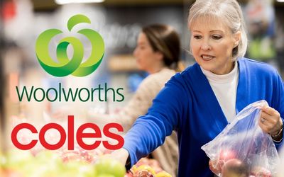 Woolworths ditches plastic shopping bags, Coles calls time on mesh produce bag trial