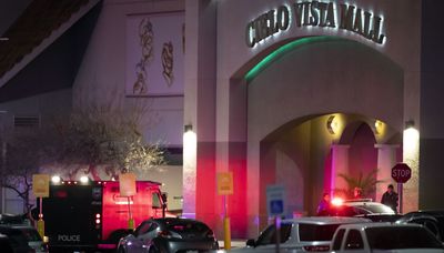1 killed, 3 hurt in shooting at El Paso, Texas shopping mall; 1 suspect in is custody