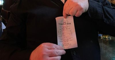 Dublin pubs: Temple Bar tourist hotspots slammed for 'extortionate' prices as pints reach almost €10
