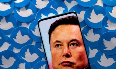 Twitter data appears to support claims new algorithm inflated reach of Elon Musk’s tweets, Australian researcher says