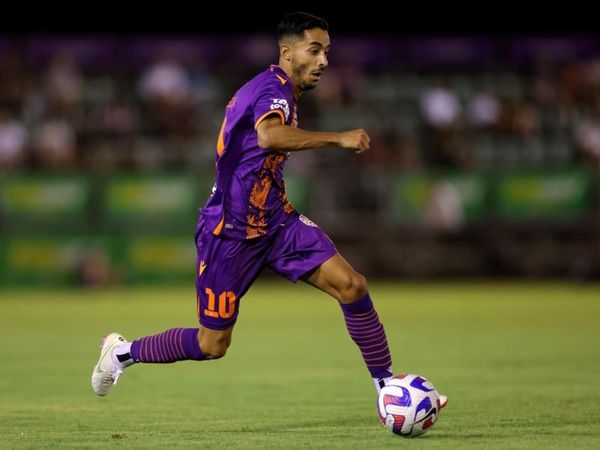 Glory winger Khelifi on track for shock early return