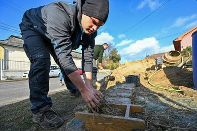 Eco-friendly mud houses make comeback in Hungary