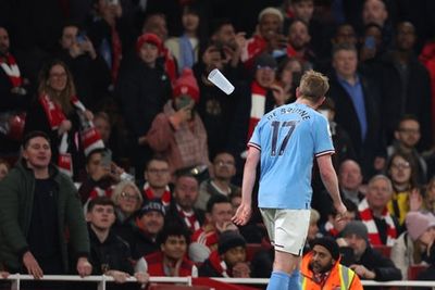 Arsenal and FA launch investigation after fans throw bottles at Kevin De Bruyne