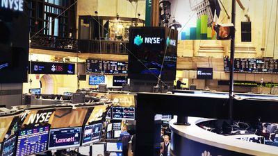 Stocks Edge Higher, Cisco, Roku, Twilio, Raytheon - Five Things To Know