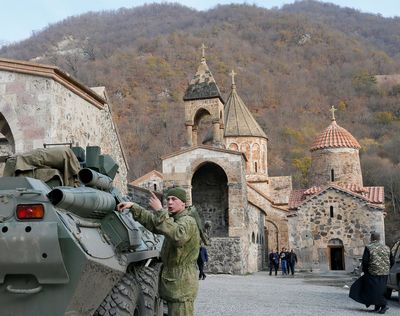 Armenia offers peace treaty project to Azerbaijan