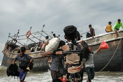 Rohingya refugees land on Indonesia's west coast