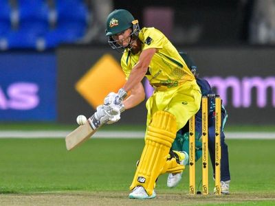 Healy, Mooney guide Australia to crushing World Cup win