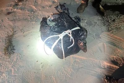 ‘Fishermen’ wanted by police after £134m cocaine stash washes up on Australian shore