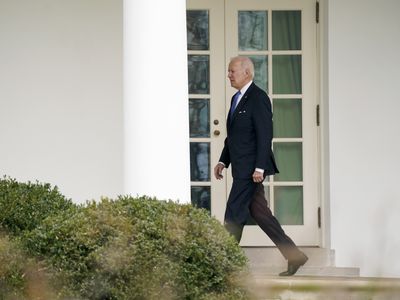 Biden gets a clean bill of health as he mulls a 2024 run — where his age is a concern