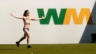 Mulleted Streaker Explains Motivation for WM Phoenix Open Foray