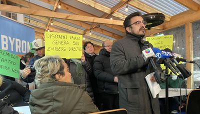 Vendors told to leave Little Village Discount Mall will ‘exhaust every resource and method’ to stay, local alderman says