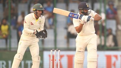 Australia makes modest first-innings total in second Test against India in Delhi