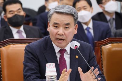 South Korean defense minister denies Vietnam War massacres
