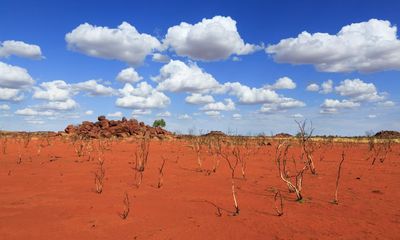 WA’s Pilbara hits 45C as large swathes of Australia swelter in heatwave