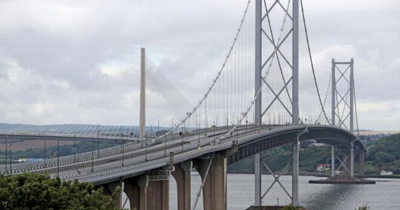 Storm Otto: Edinburgh drivers issued warning as high winds batter Forth Road Bridge