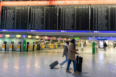 Hundreds of flights axed as German airport staff strike