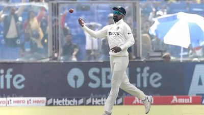 2nd Test: KL Rahul acrobatics put India in charge against Australia