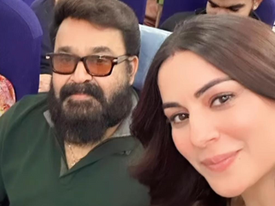 Kundali Bhagya's Shraddha Arya posts a selfie with Malayalam Superstar Mohanlal as she flies to Kerala