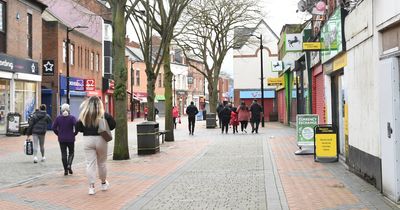 Moped riders use hammer in 'extremely upsetting' attempted burglary on Nottingham pawn shop