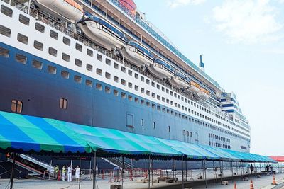 2,200-passenger cruise ship visits Chon Buri