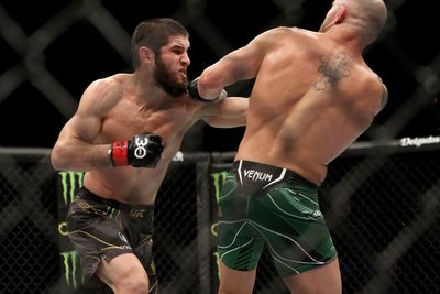 UFC 284 ‘Fight Motion’: Watch Islam Makhachev edge out Alexander Volkanovski in slow motion