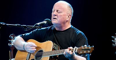 Christy Moore to join and sing at march in solidarity with refugees this weekend