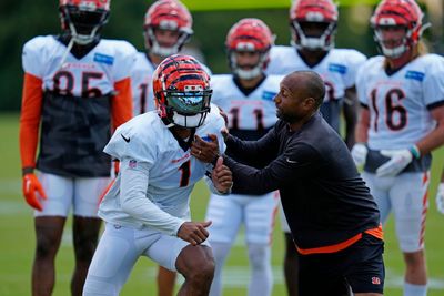 Bengals WR coach Troy Walters a candidate for Cardinals OC