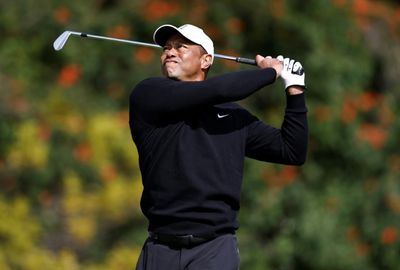 Woods's weekend in jeopardy after 74 at Riviera