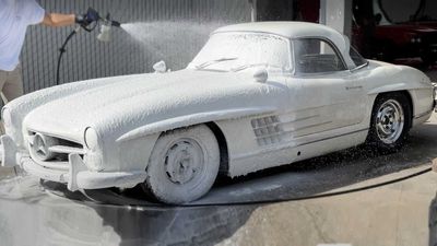 Mercedes 300 SL Roadster Restoration Is Just So Satisfying To Watch