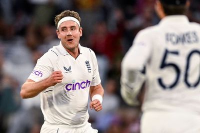 England race out to 256-run lead in New Zealand