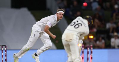 England close in on victory after Stuart Broad's stunning four wicket burst vs New Zealand