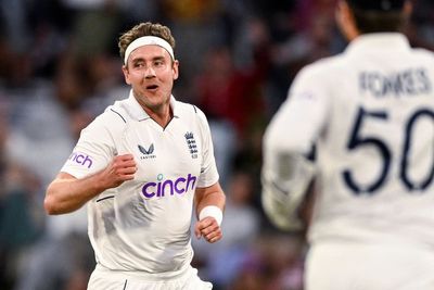 Stuart Broad rips New Zealand apart to put England on brink of win