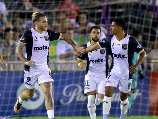 Cummings double seals 2-2 draw for Mariners in Perth