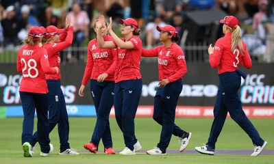 Nat Sciver-Brunt leads England to win over India to close in on semi-finals