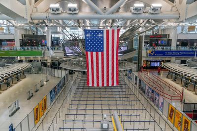 Kennedy Airport fixes power outage that canceled flights