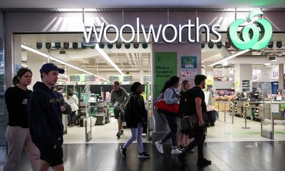 Woolworths expands self-checkout AI that critics say treats ‘every customer as a suspect’