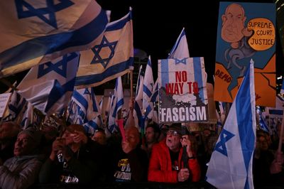 Israelis rally for seventh week against judicial reform