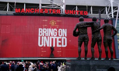 Manchester United fans and rights groups raise fears over Qatar-led ownership bid