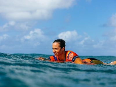 Gilmore v Wright surfing showdown on hold in Hawaii