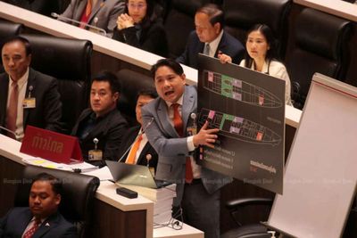 MFP 'outshines' Pheu Thai in debate