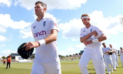 Jimmy Anderson rips through New Zealand to seal first Test for England